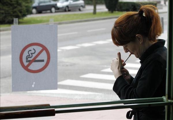 Hai vùng du lịch ở Tây Ban Nha cấm hút thu‌ốc l‌á để ngăn dịch COVID-19