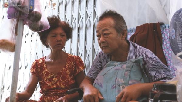 Vợ điếc, chồng mù sống nương tựa vào nhau trong căn nhà 1m2 giữa Sài Gòn hoa lệ
