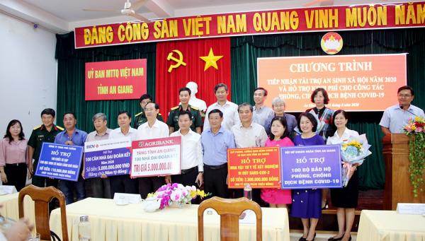 UBMTTQVN tỉnh An Giang tiếp nhận hơn 12,6 tỷ đồng tài trợ an sinh xã hội năm 2020 và hỗ trợ phòng, chống COVID