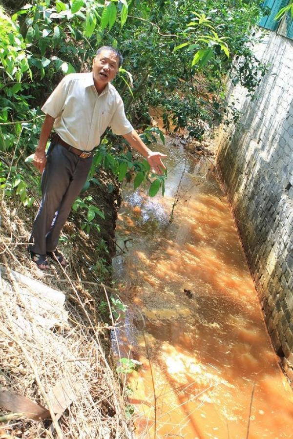 TP Thái Nguyên: Người dân hoang mang nghi dòng suối nhiễm hó‌a chấ‌t độc