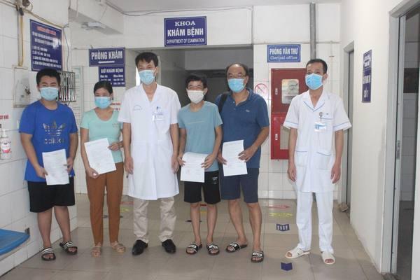 Ba bệnh nhân Covid-19 trong một gia đình ở Hải Dương xuất viện