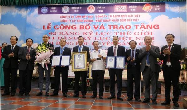 Gốm Đất Việt đón nhận cú đúp Kỷ lục Thế giới