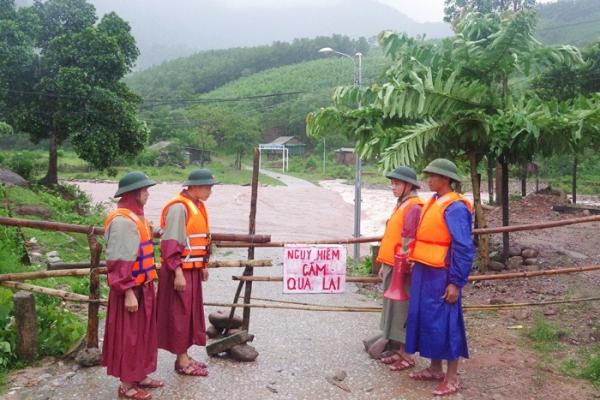 Quảng Bình: Hơn 3000 người dân vùng biên giới bị chia cắt sau bão số 5