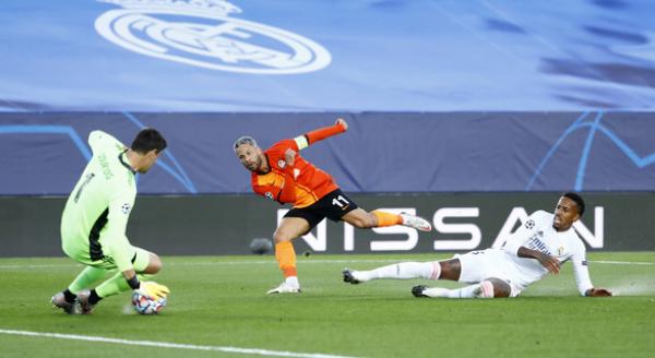 Bị “vùi dập” trong hiệp 1, Real Madrid thua “sốc” trước Shakhtar Donetsk