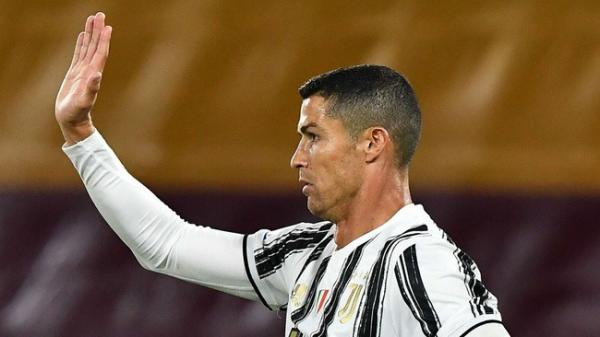 Ronaldo dương tính lần hai với COVID-19, chính thức lỡ hẹn với Messi