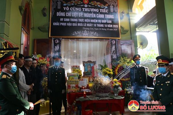 Đô Lương tổ chức lễ an táng Thiếu tá Liệt sỹ Nguyễn Cảnh Trung, hi sinh trong thực hiện nhiệm vụ tại Tỉnh Quảng Trị