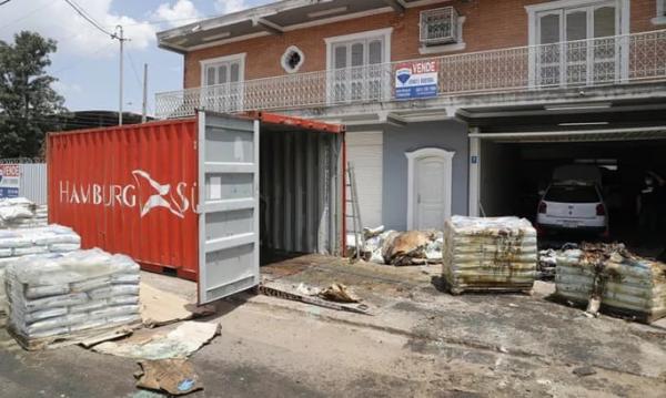 Paraguay phát hiện ít nhất 7 th‌i th‌ể mục rữa trong container