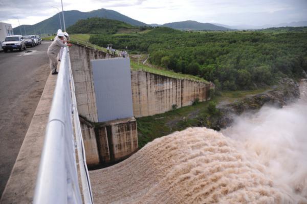 Phú Yên: thủy điện Sông Ba Hạ xả lũ tăng dần