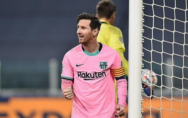 Messi chơi như lên đồng sau khi Chủ tịch Barca từ chức