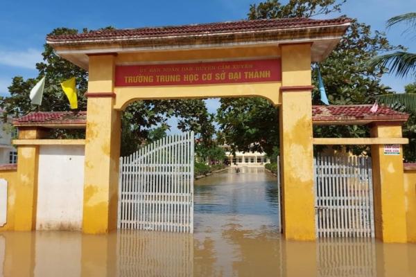 Hà Tĩnh: Nhiều trường bị ngập, học sinh chưa thể đến lớp vào ngày mai