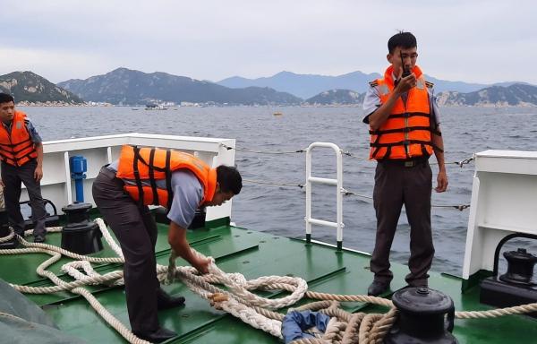 Thời tiết xấu gây khó khăn khi tìm kiếm 23 ngư dân mất tích trên biển