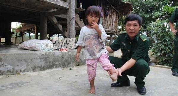 Chuyện lạ ở Quảng Bình: Chỉ cần bó củi, chàng trai có thể ăn nằm cùng cô gái