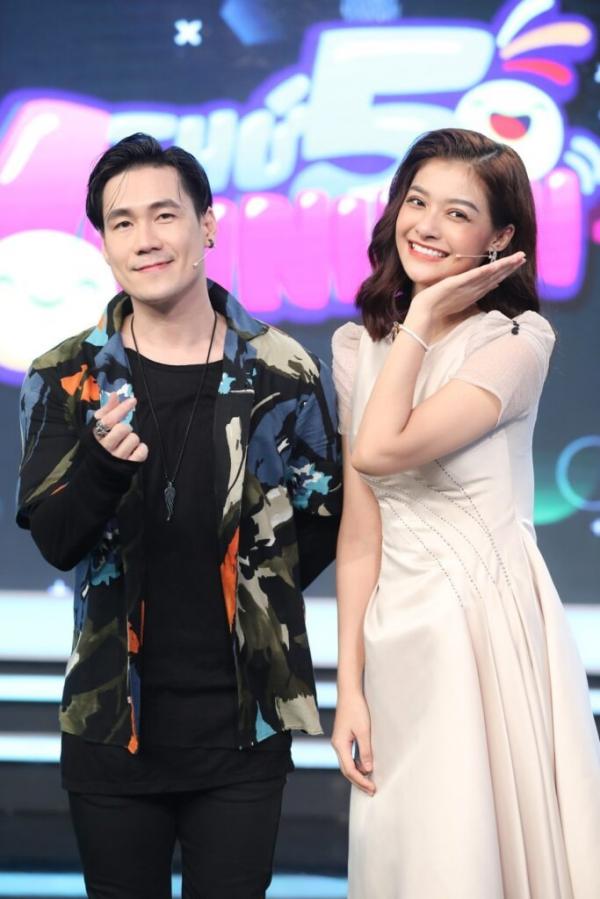 Ca sĩ Khánh Phương xuất hiện manly bên Á hậu Kiều Loan, “siêu nhắng nhít” khi tham gia gameshow truyền hình