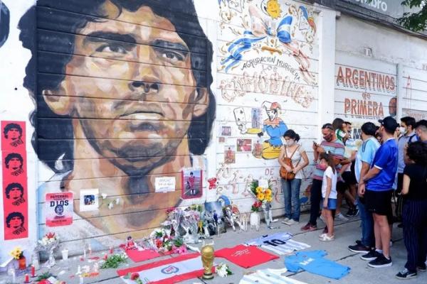 Đất nước Argentina chìm trong biển nước mắt tiếc thương Maradona