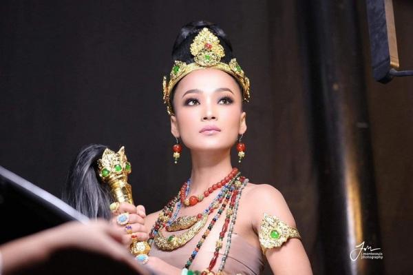 Lộ diện Tân Hoa hậu Hoàn vũ Campuchia 2020: Học vấn khủng, ngoại ngữ đỉnh