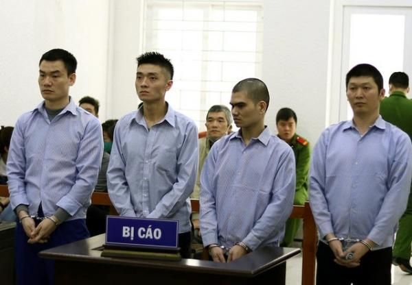 Bay từ TPHCM ra Hà Nội đòi nợ, nhóm thanh niên “chia nhau” hơn 40 năm tù