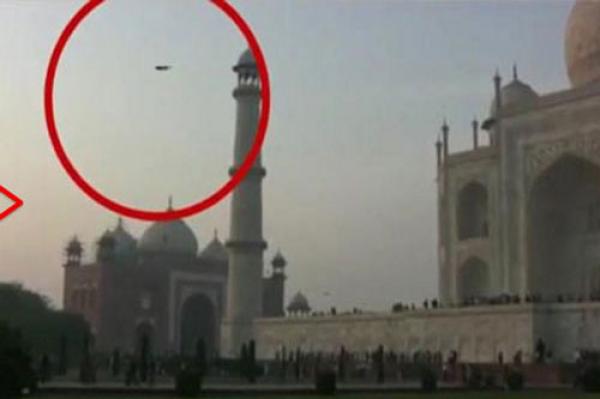 Tranh cãi về UFO xuất hiện gần đền Taj Mahal