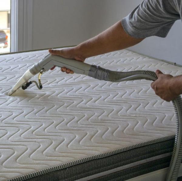 Những cách làm sạch nệm giường nhanh chóng