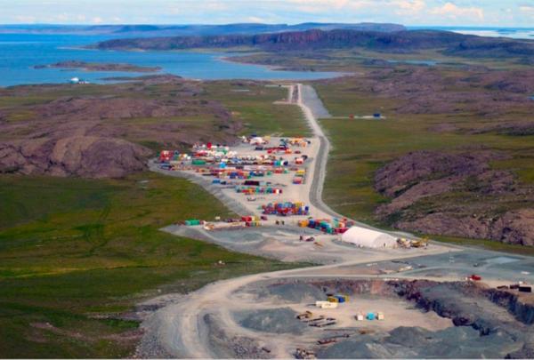Canada hoãn bán mỏ vàng cho Trung Quốc