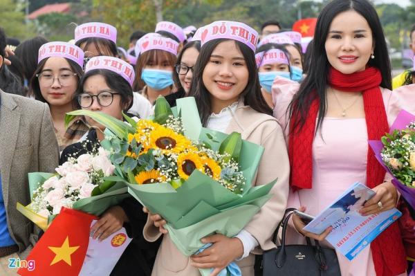 Hoa hậu Đỗ Thị Hà được chào đón khi về Thanh Hóa