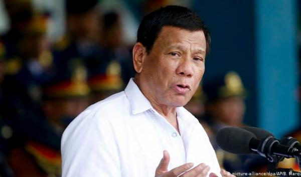 Tổng thống Philippines mang hiệp ước quân sự với Mỹ ‘mặc cả’ lấy vắc-xin