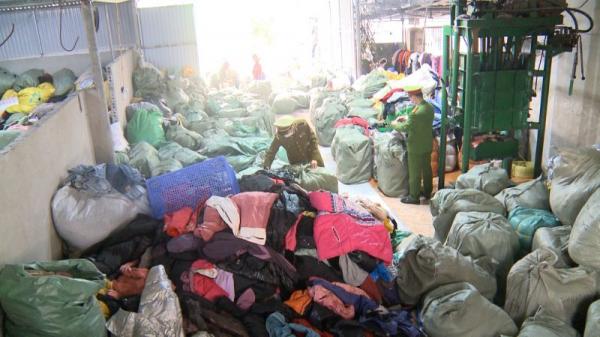 Phát hiện trên 11 tấn quần áo “sida” tại Thanh Hóa