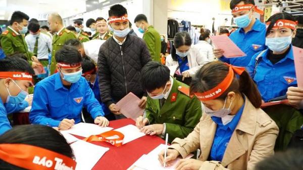 Hơn 300 Đoàn viên thanh niên Quảng Ninh tham gia Ngày Chủ nhật đỏ