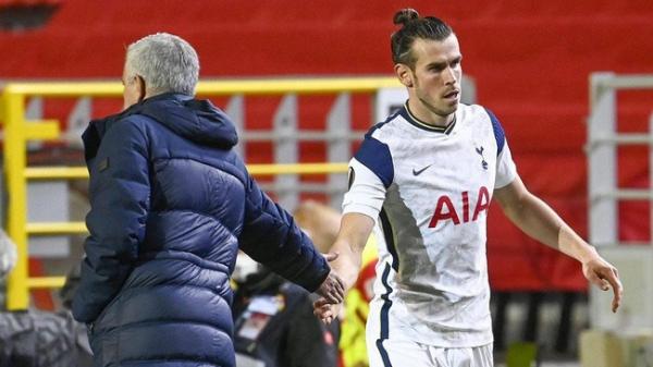 Mourinho giải thích lý do “đày ải” Gareth Bale trên ghế dự bị