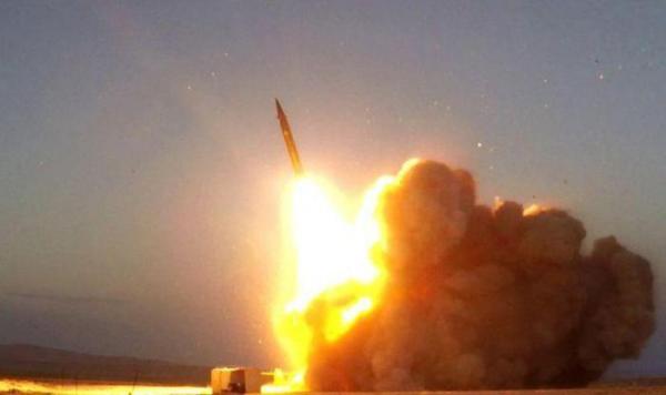 Iran thử nghiệm tên lửa đạn đạo và máy bay không người lái
