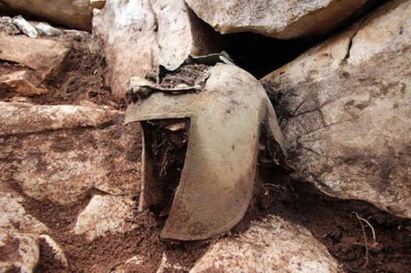 Phát hiện mũ giáp cổ hơn 2.000 năm tuổi trong ngôi mộ chiến binh