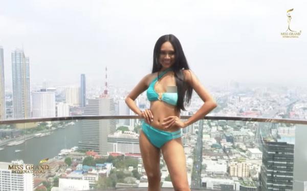 Người đẹp Myanmar l‌ּộ ngự‌ּc khi diễn bikini ở Hoa hậu Hòa bình Quốc tế