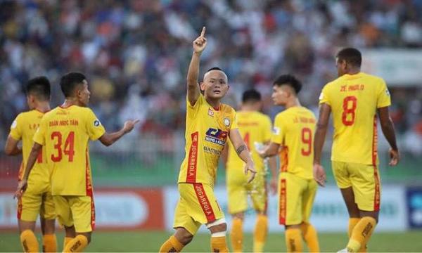 CLB Thanh Hóa vào top 5 V.League 2021, bầu Đoan thưởng ngay 1 tỷ đồng