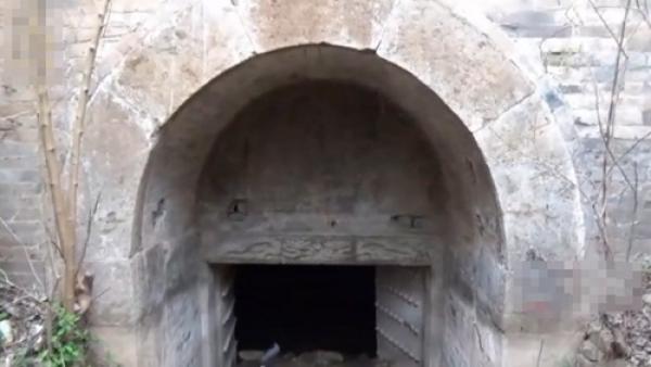 Phát hiện hang bí ẩn, hóa ra chính là mộ cổ của hoàng tử thời nhà Minh