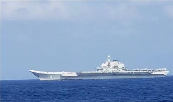 Tàu chiến Mỹ ‘bám theo’ tàu sân bay Trung Quốc trên Biển Đông