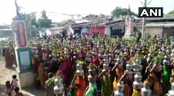 Hàng nghìn người tham dự lễ cầu nguyện “diệt trừ” COVID-19 tại Ấn Độ bất chấp cảnh báo