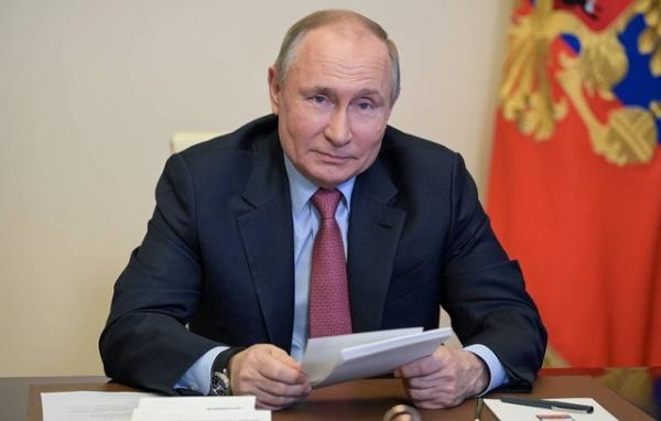Tổng thống Putin: Vắc xin Covid-19 Nga “đáng tin cậy như súng trường AK-47”