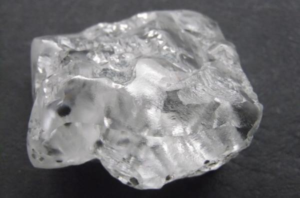 Rediscovered a “huge” 370-carat white diamond