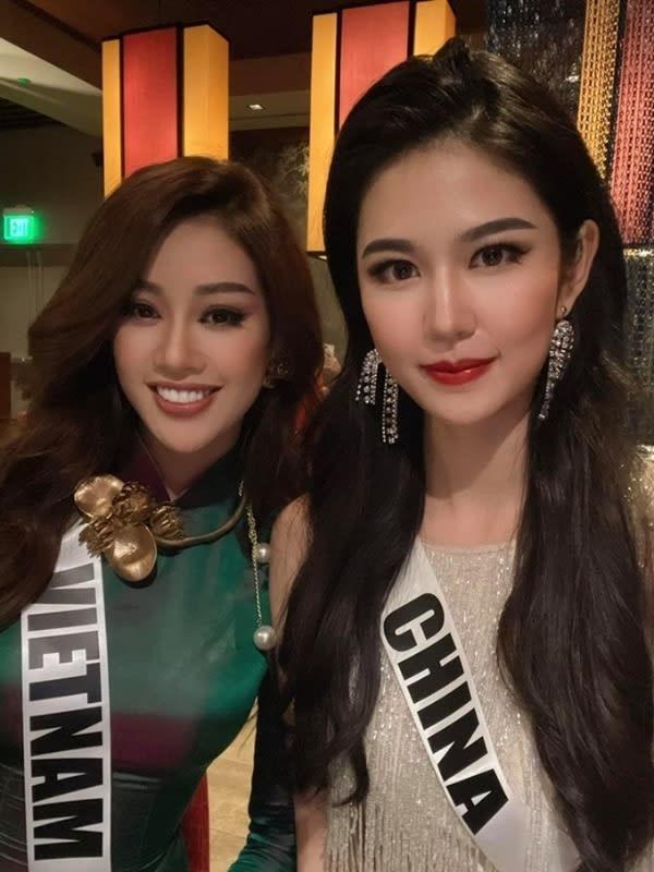 Khánh Vân diện áo dài tại Miss Universe