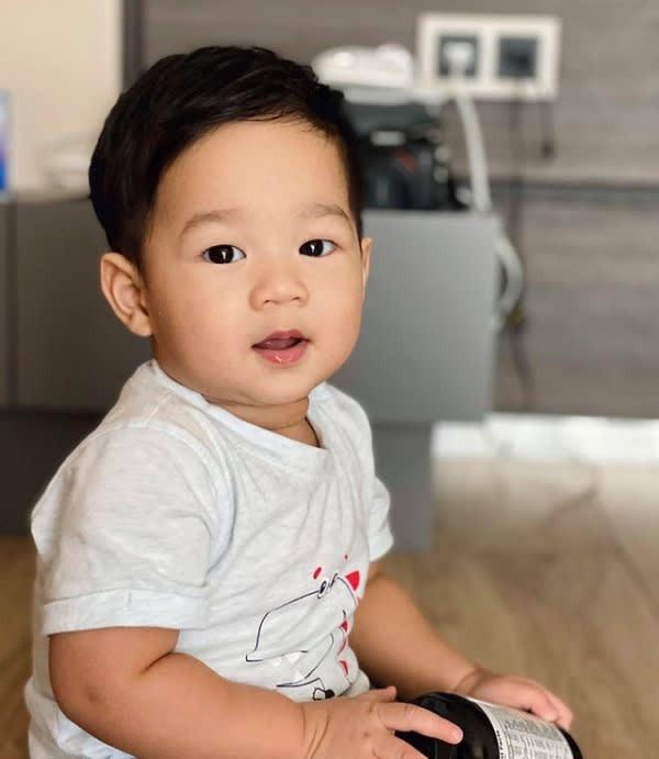 Con trai Hoa hậu Đặng Thu Thảo vừa tròn 1 tuổi đã được dự đoán là “soái ca nhí”