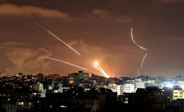 Tên lửa rợp trời Trung Đông, Gaza bị cày nát