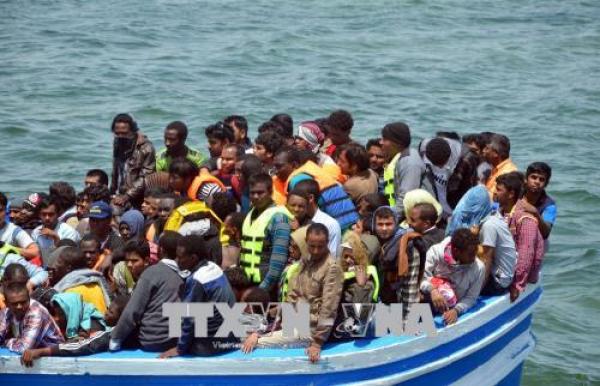 Đắm thuyền chở người di cư ngoài khơi Tunisia