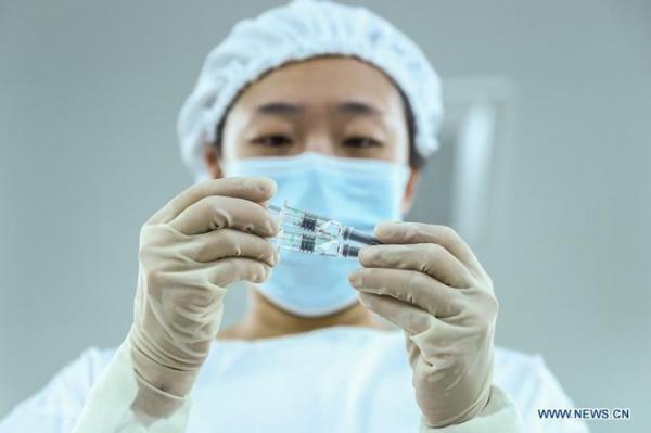 Trung Quốc đẩy mạnh tiêm chủng vaccine Covid-19 với 14 triệu mũi/ngày