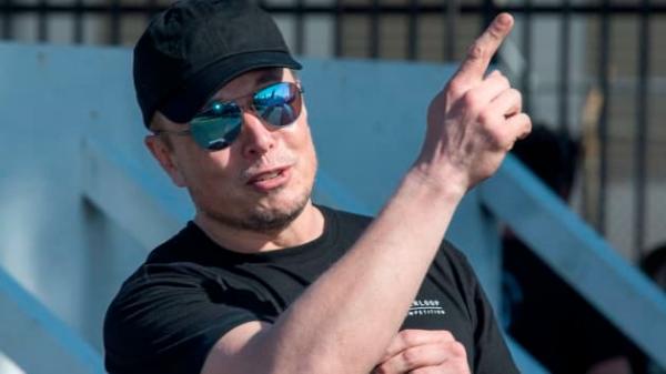 Elon Musk tweets ‘diamond hands’ emoji amid bitcoin drop, implying Tesla won’t sell