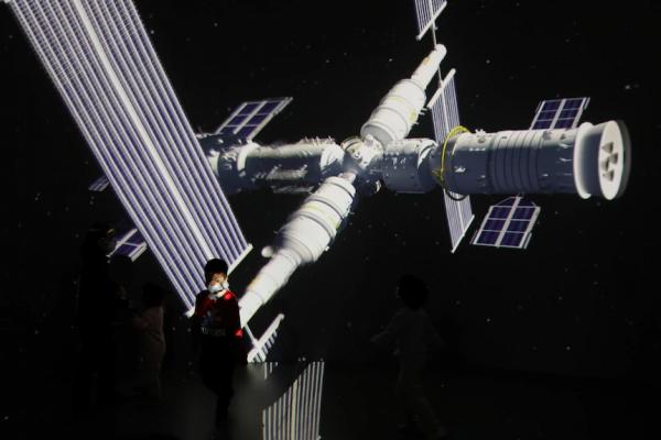Trung Quốc đưa người vào không gian sau gần 5 năm
