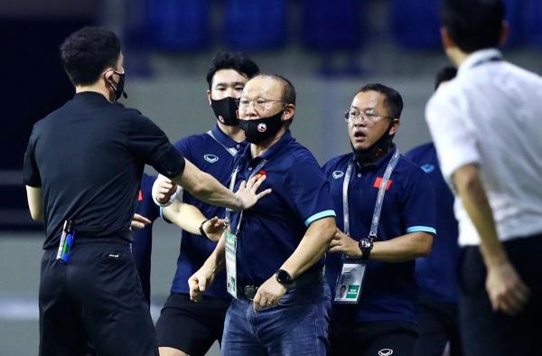 NHM mách nước cực “dị” để thầy Park chỉ đạo ĐT Việt Nam đấu UAE