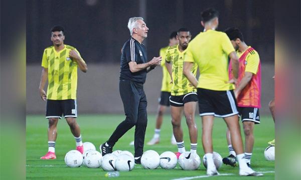 HLV Van Marwijk: Việt Nam rất mạnh nhưng UAE sẽ có 3 điểm