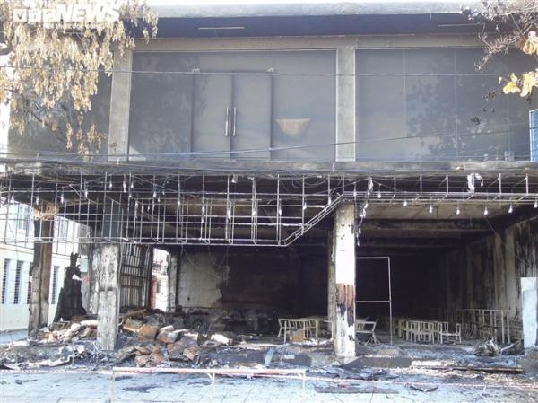 Hình ảnh tan hoang của phòng trà xảy ra hỏa hoạn khiến 6 người chết