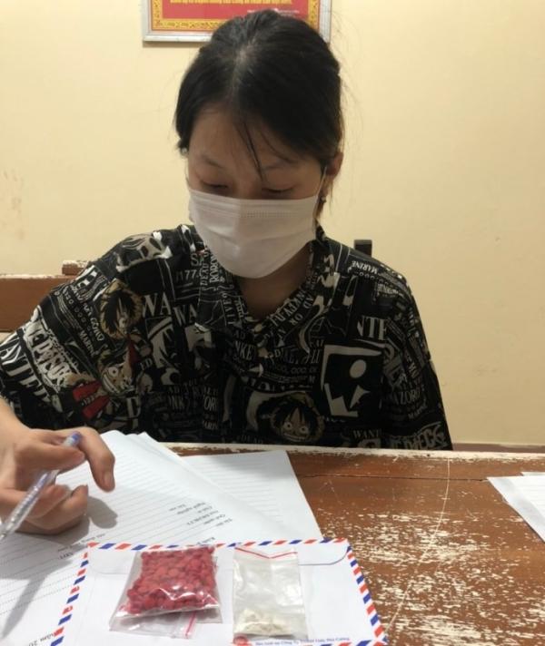 Quảng Bình: Bắt quả tang nhóm đối tượng tàng trữ hơn 240 viên m‌a tú‌y