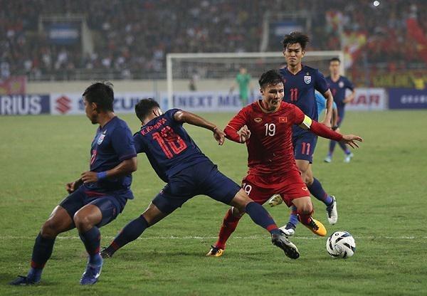 Người hâm mộ Thái Lan thừa nhận đội nhà đã xếp sau Việt Nam
