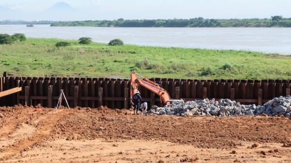 Hà Nội: Công ty CP Nước mặt sông Hồng chậm khắc phục sự cố nứt đê sông Hồng